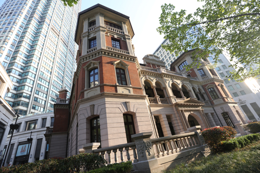 南京西路上的百年城市化石重生 查公馆焕新而来